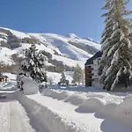 In With Panoramic Views Шале *
