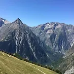 In With Panoramic Views Шале *