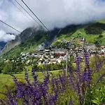 In With Panoramic Views Шале Ле дез Альп