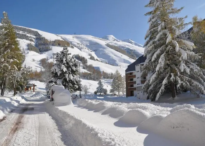 In With Panoramic Views Шале *